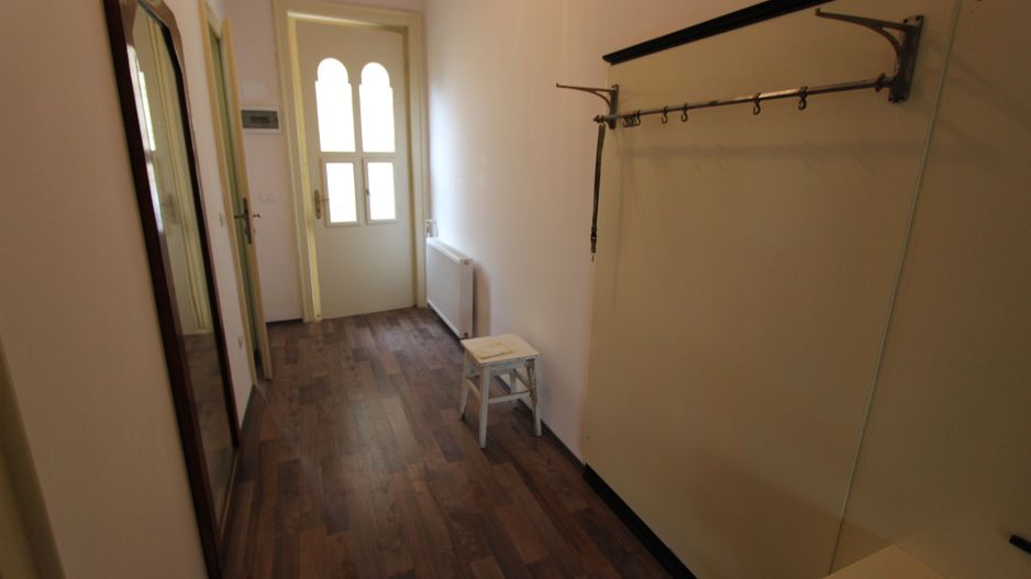 Apartament spatios 3 camere,zona medicina cu garaj si boxa - Poză 14