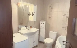 Casă cu 4 camere, curte proprie și 2 balcoane – Șelimbăr - Poză 14