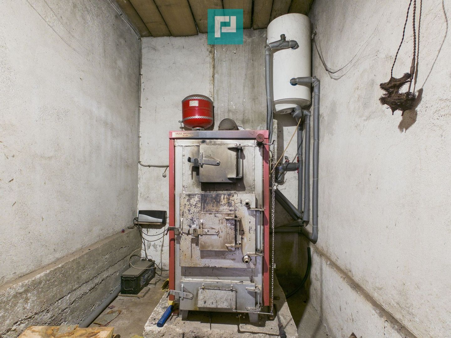 Casă solidă cu 5 camere in localitatea Almaș, Arad - Poză 20