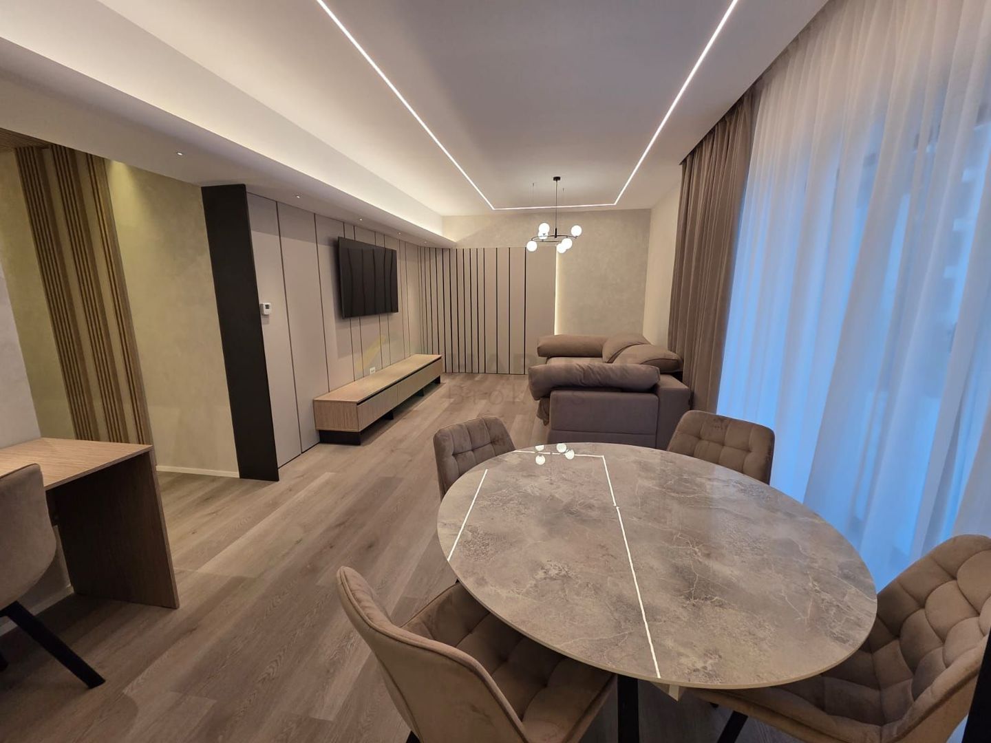 Apartament spectaculos cu grădină privată de 152 mp – disponibil spre închiriere - Poză 31