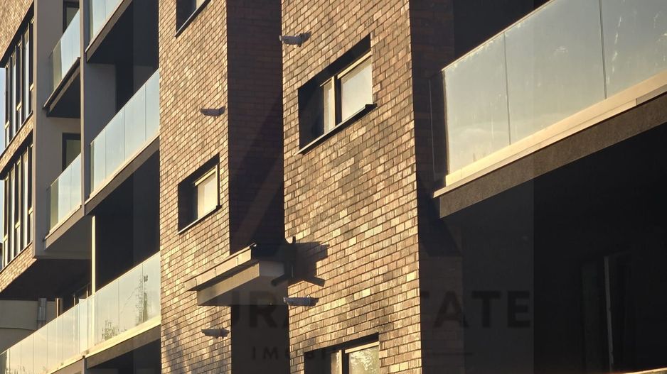 Apartament premium 75 mp utili cu parcare subterana si boxa Central - Poză 1