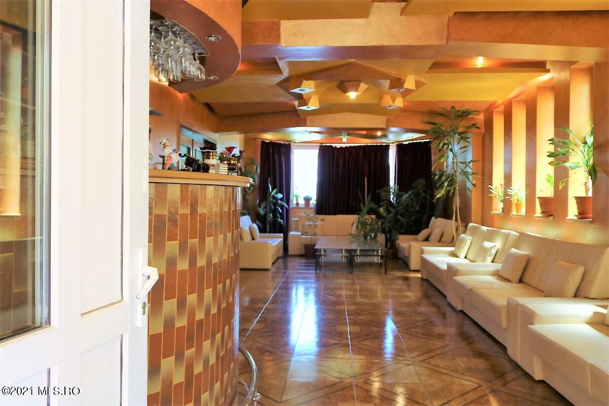 Mamaia Nord - Langa Mare, pensiune la cheie, 11 camere, 9 bai! - Poză 41
