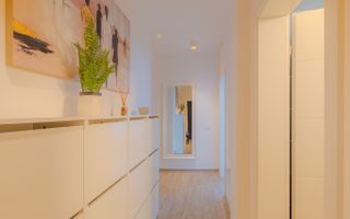 Apartament 3 camere, ultracentral, Oradea. 250 000 E + TVA. Comision 0 - Poză 7