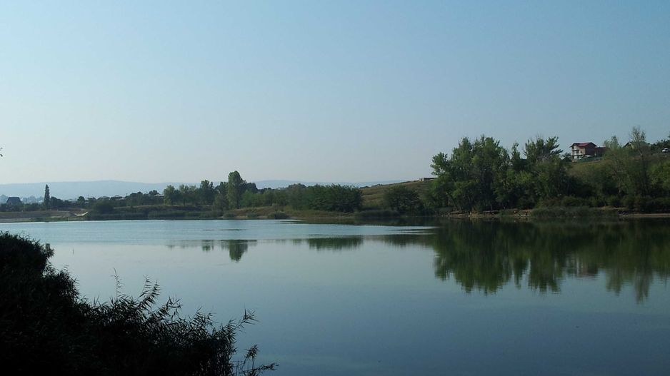 Vand/Inchiriez Casa 460mp+teren 1090mp Lac Ezareni - 1250euro/mp - Poză 6