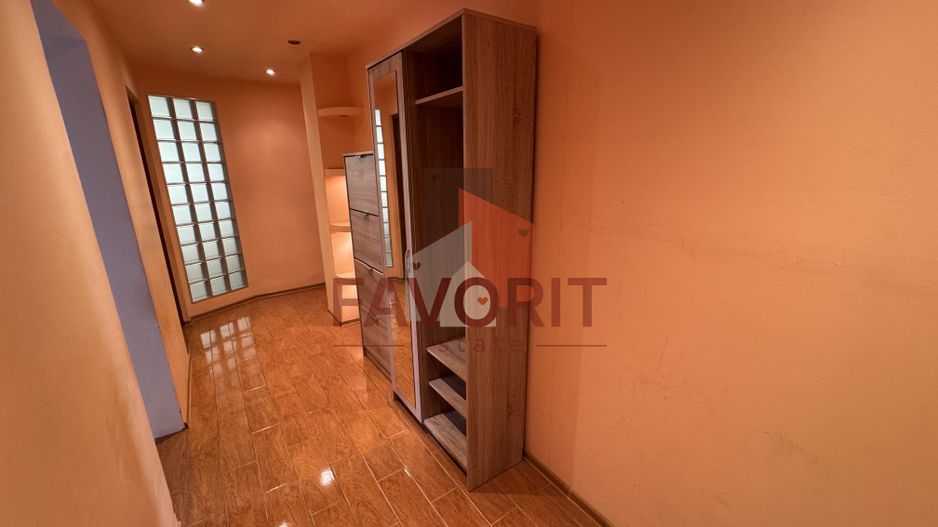 Disponibil imediat. Etaj 1. Centrala proprie. Vedere pe 2 parti. - Poză 9