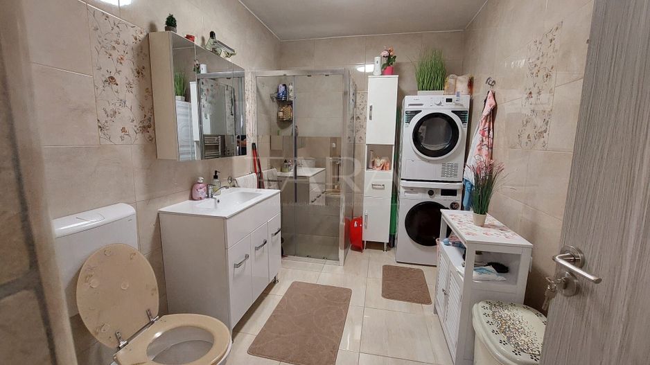 Apartament cu 3 camere, 2 balcoane și parcare, zona Floresti. - Poză 10