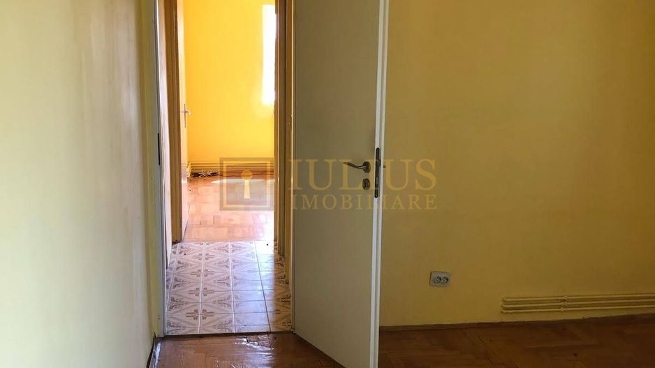 Apartament cu potențial; decomandat– Ideal pentru renovare completă. - Poză 7