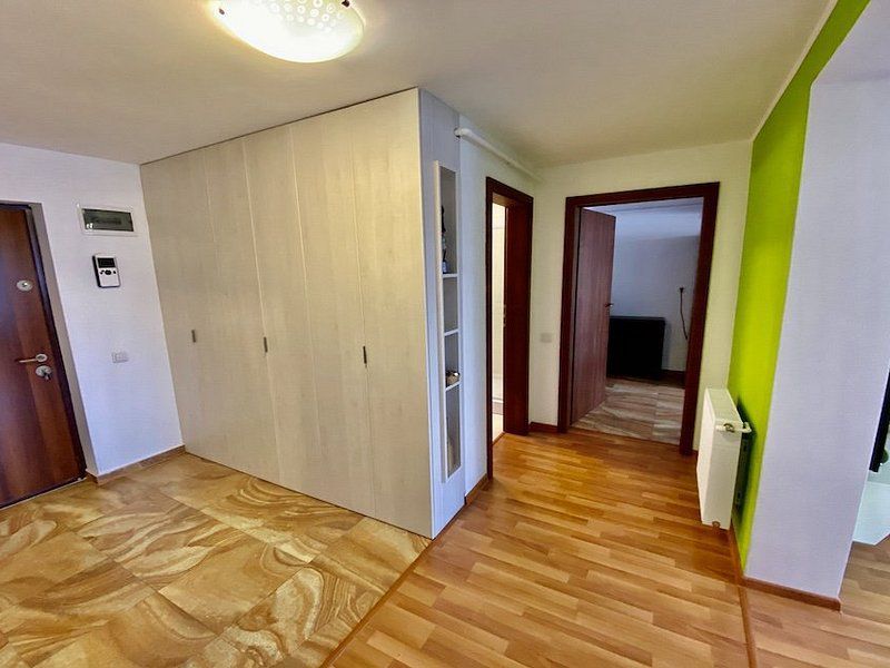 Apartament de inchiriat, zona linistita in cartierul Tractorul. - Poză 5