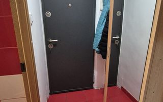 2 Camere Piata Resita cu Loc de parcare - Poză 9