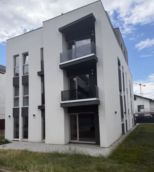 Aici cumperi și liniștea nu doar cei 48 MP zona Coresi - Poză 6