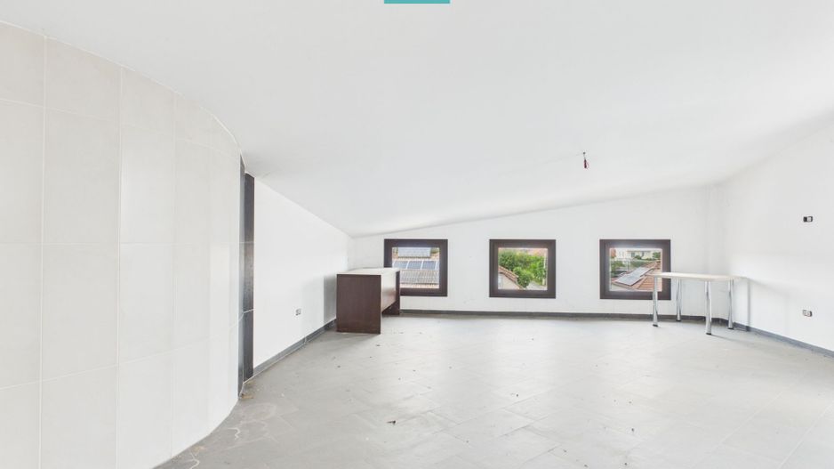 Clădire comercială în zona Grădiște - Poză 19