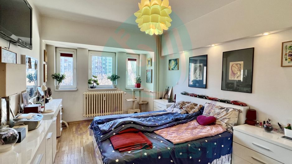 3 camere Unirii -Libertății | Vedere Parlament & Catedrală | Bloc 1992 - Poză 5