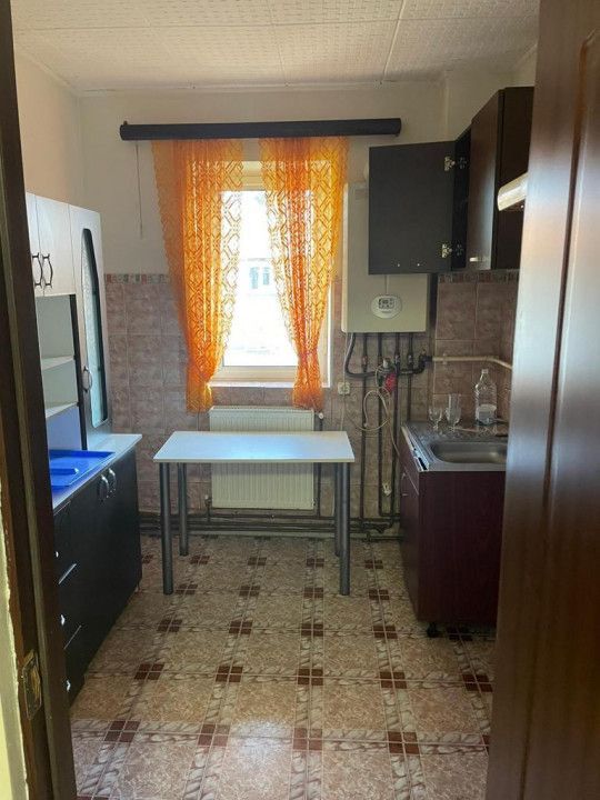 Apartament 2 camere, semidecomandat, central, CT, 51,32 mp, Campina - Poză 1