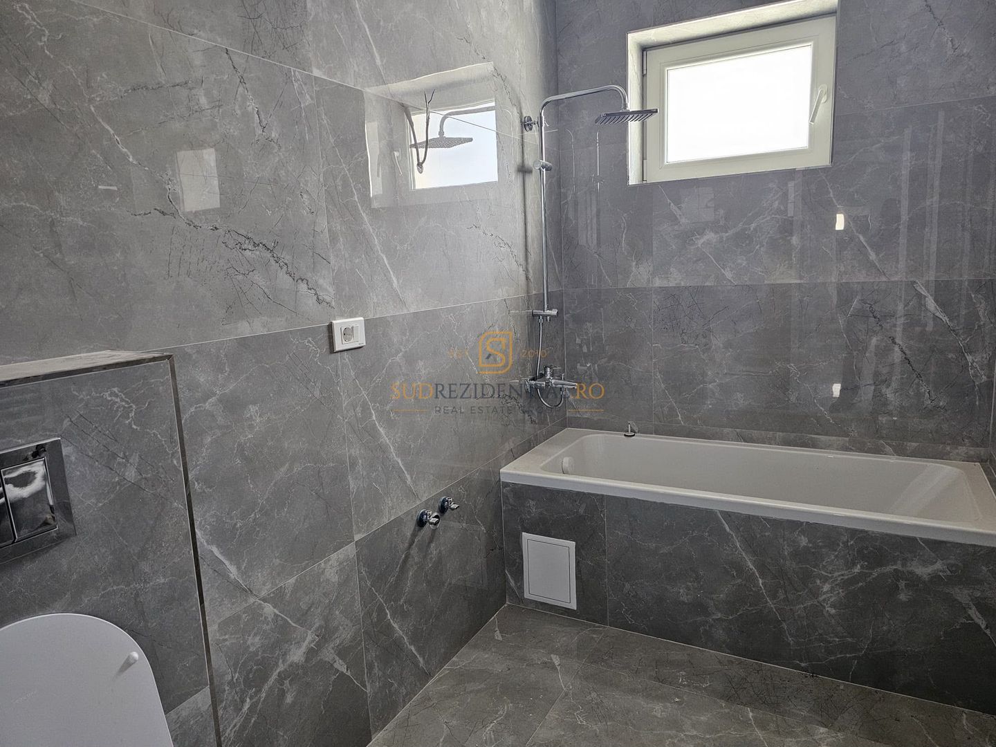 Apartament decomandat 3 camere, disponibil imediat, etaj 2/10 - Poză 10