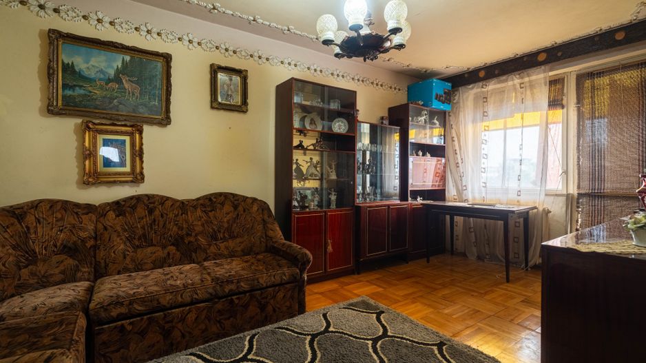 Apartament 4 camere decomandat - bvd. Revolutiei - COMISION 0 - Poză 1