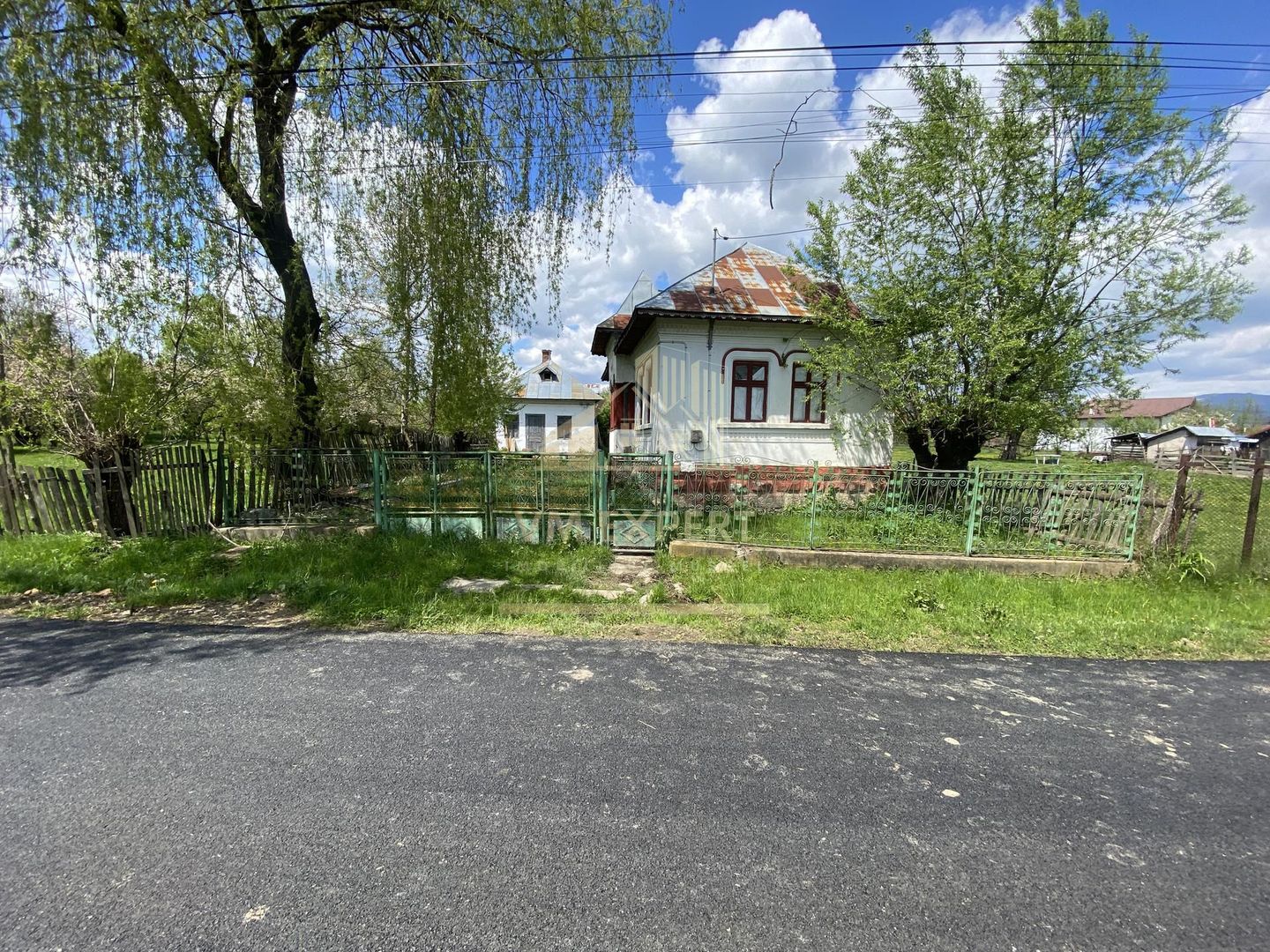 CASA CU TEREN 4000 MP, LA 5 MINUTE DE CENTRU CAMPULUNG - Poză 5