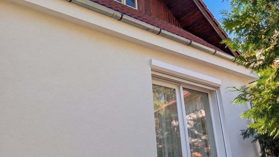 Casă renovată 2026, curte și foișor, zona AFI - Poză 4