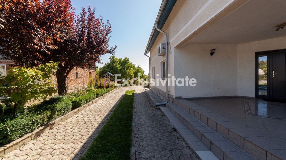 Casa visurilor cu 4000 mp livada roditoare si gradina Darmanesti-Arges - Poză 5