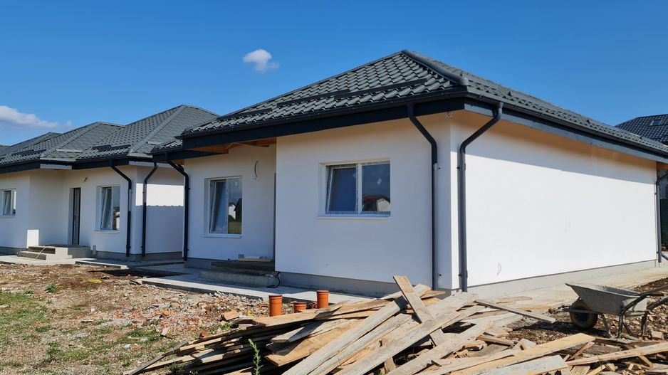 Casa individuala 3 camere cartier Izvor Tarlungeni Brasov - Poză 3