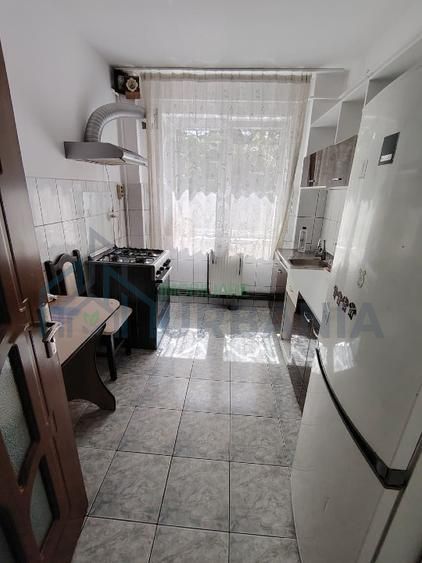 Apartament 3 camere, semidecomandat, Podu Roș – 5 minute de Palas. Liber imediat. - Poză 6