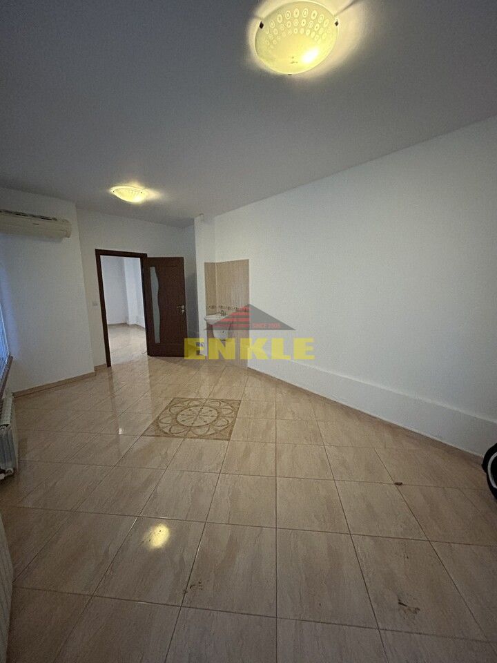 De inchiriat Spatiu Comercial, zona Pietonalul Unirii. Pret 1300€ - Poză 4