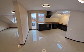 Duplex spatios si luminos in centrul Sacalazului - Poză 3