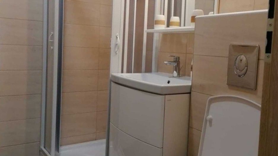 Apartament 2 camere cu parcare și centrală proprie - Poză 4