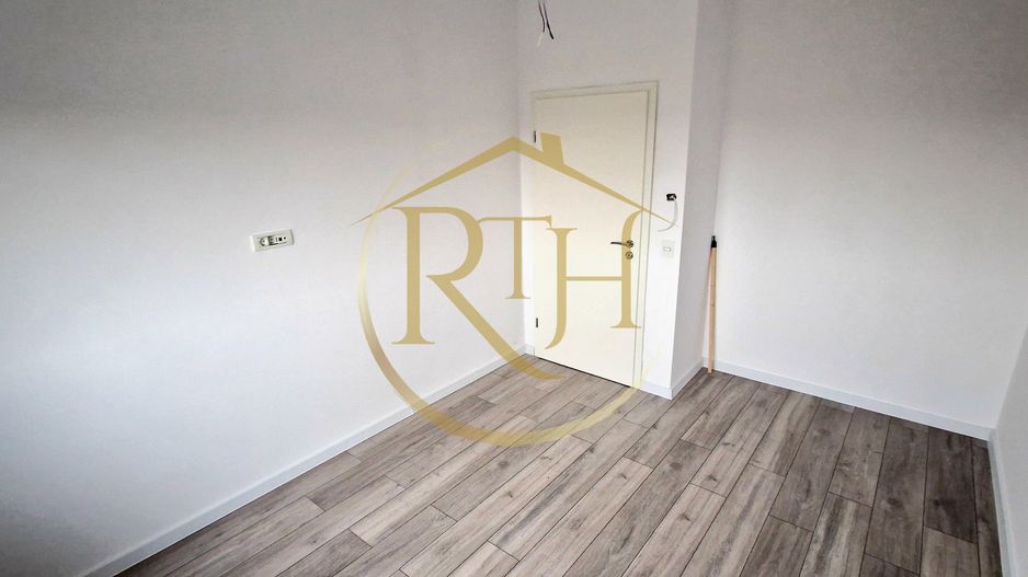 Duplex de vanzare cu 4 camere,2 bai,250 mp teren-Mosnita Veche zona Centrala. - Poză 8