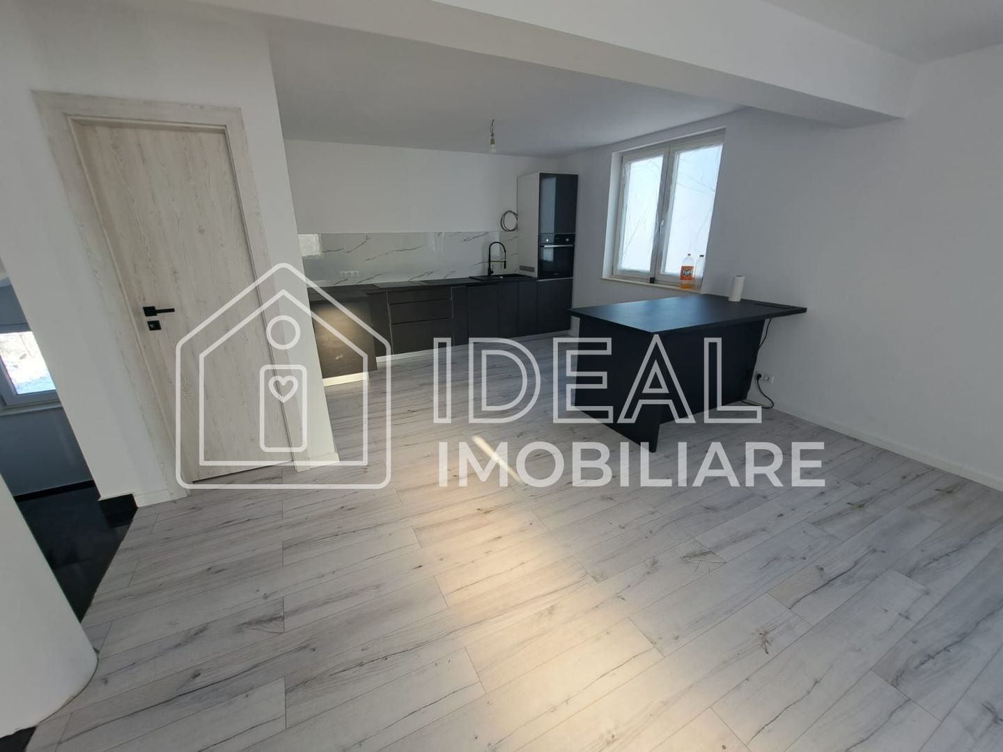 Casa Individuala LA CHEIE cu 250 mp utili, zona Strand - Poză 11