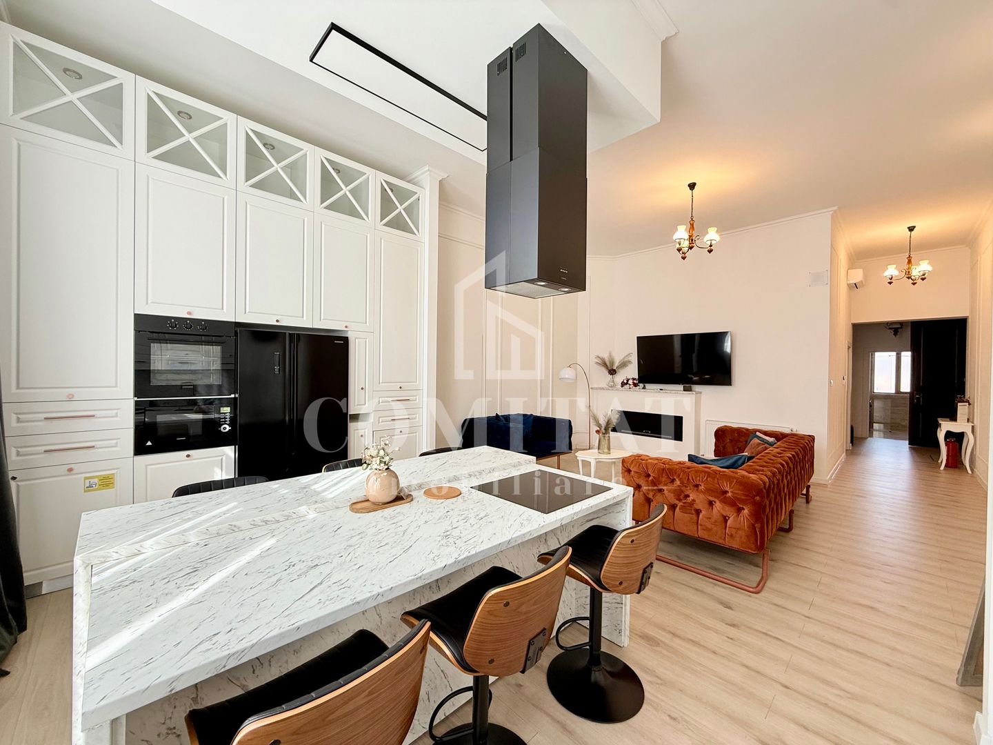 Apartament cu 3 camere Ultracentral - Poză 1