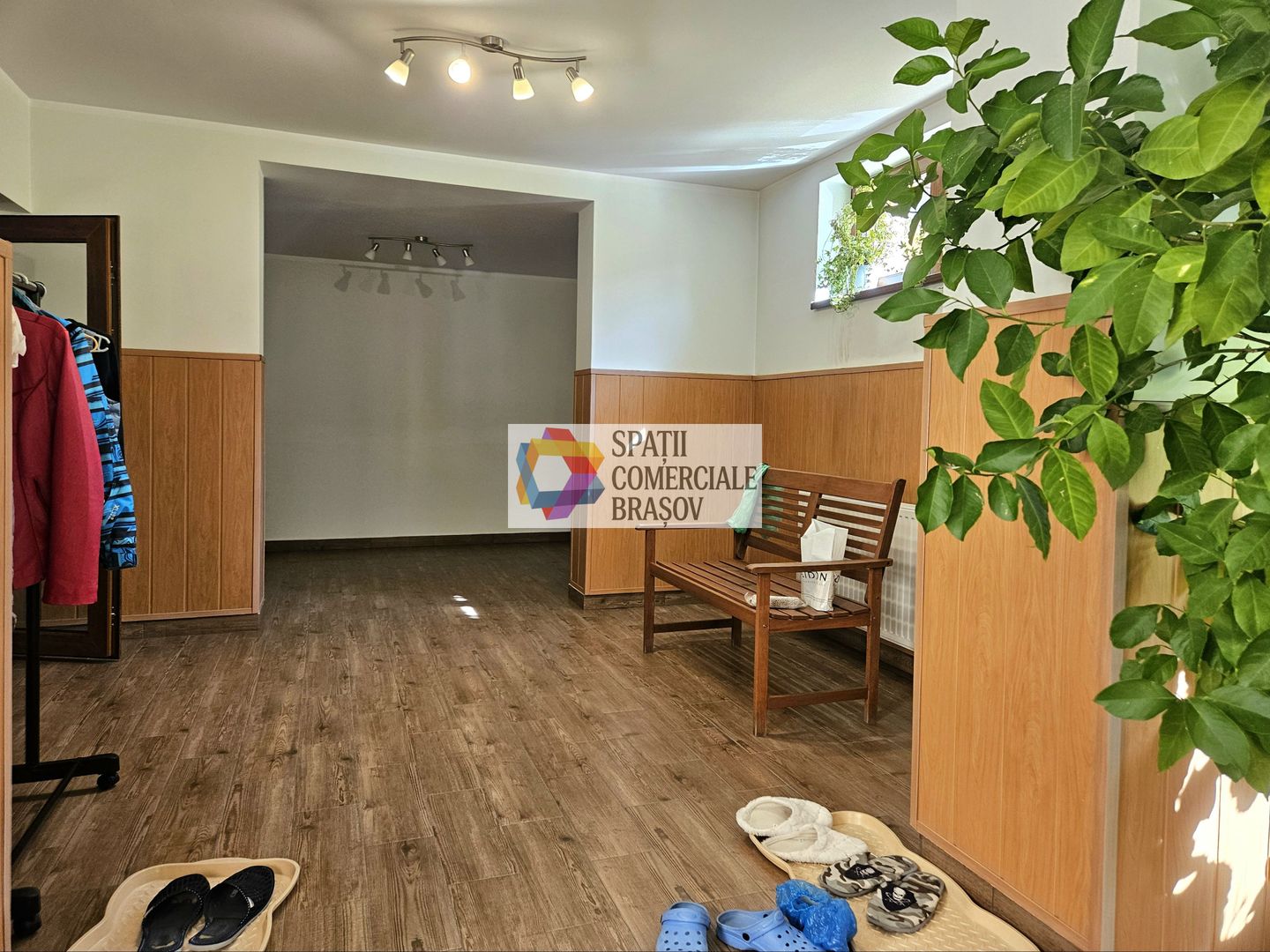 Casă plus Spațiu comercial  741 mp, Teren 906 mp Brasov - zona Blumana - Poză 14