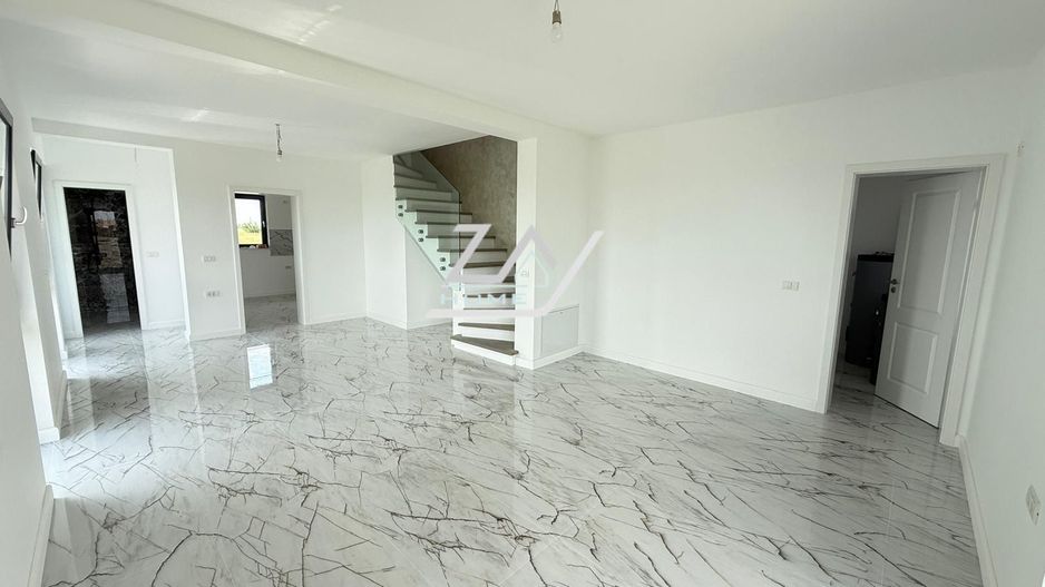 Duplex finalizat despartit prin camera tehnica. 3 dormitoare. 2 balcoane. - Poză 4