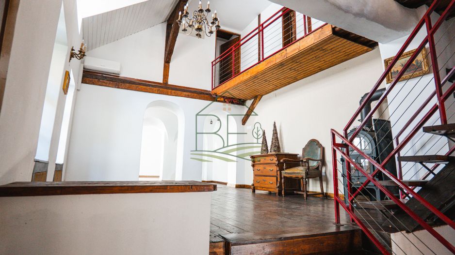 Un loc cu suflet, o poveste de continuat – Casa de vânzare în Centru - Poză 1