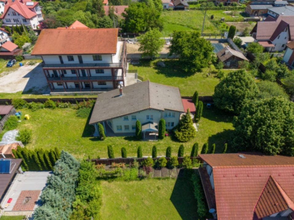 Casă Individuală - Spațioasă de Vânzare în Cristian - Poză 44