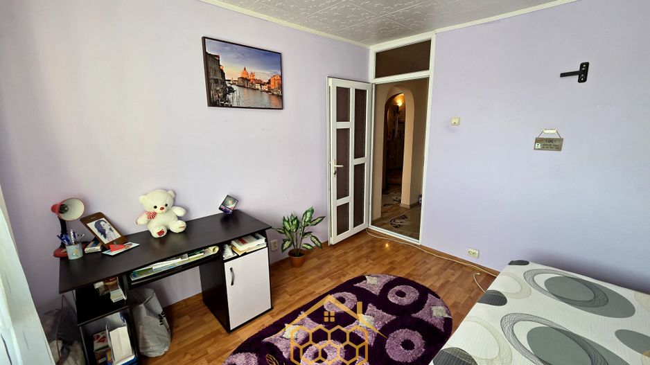 Apartament cu 3 camere in zona centrala - Filiasi - Poză 13