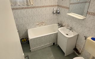 Apartament 3 camere Tractorul, ideal pentru renovare și personalizare - Poză 3