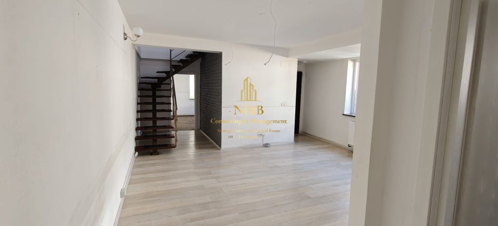 Vila Alba Iulia | Centrala Proprie | Parcare - Poză 1