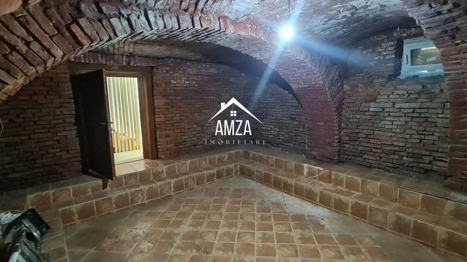 Vila spațioasă și elegantă de vânzare la intrarea în cartierul Turnișo - Poză 28