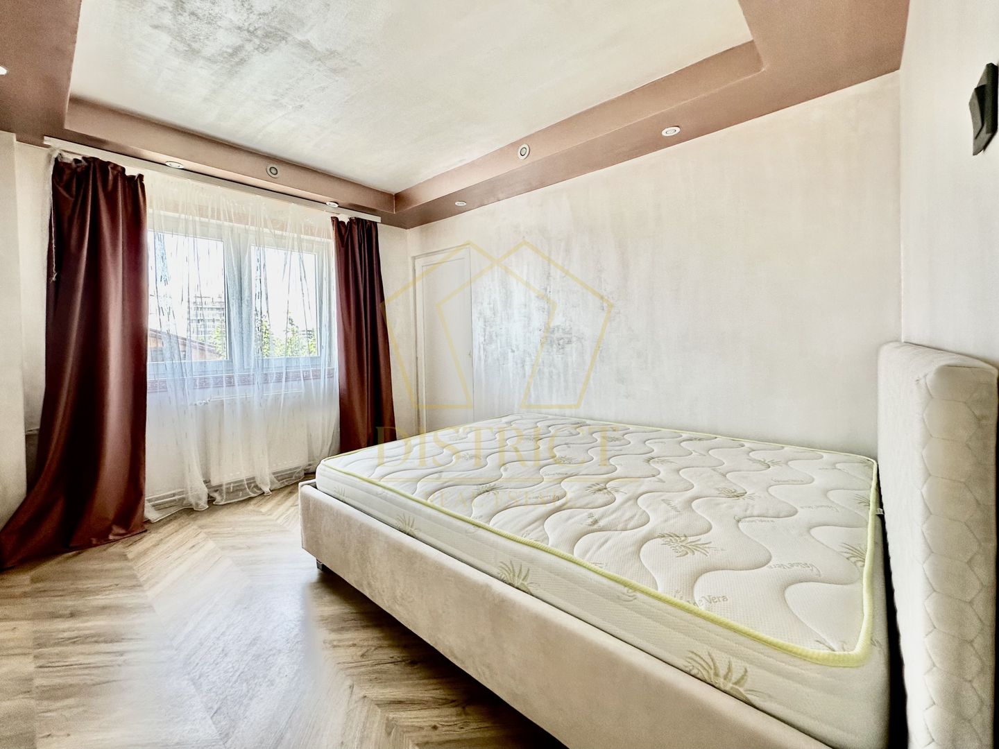 Apartament spatios cu 4 camere | Renovat | Zona Bucovina - Poză 3