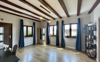 Casă cochetă cu teren generos și panoramă Chinteni - Poză 5