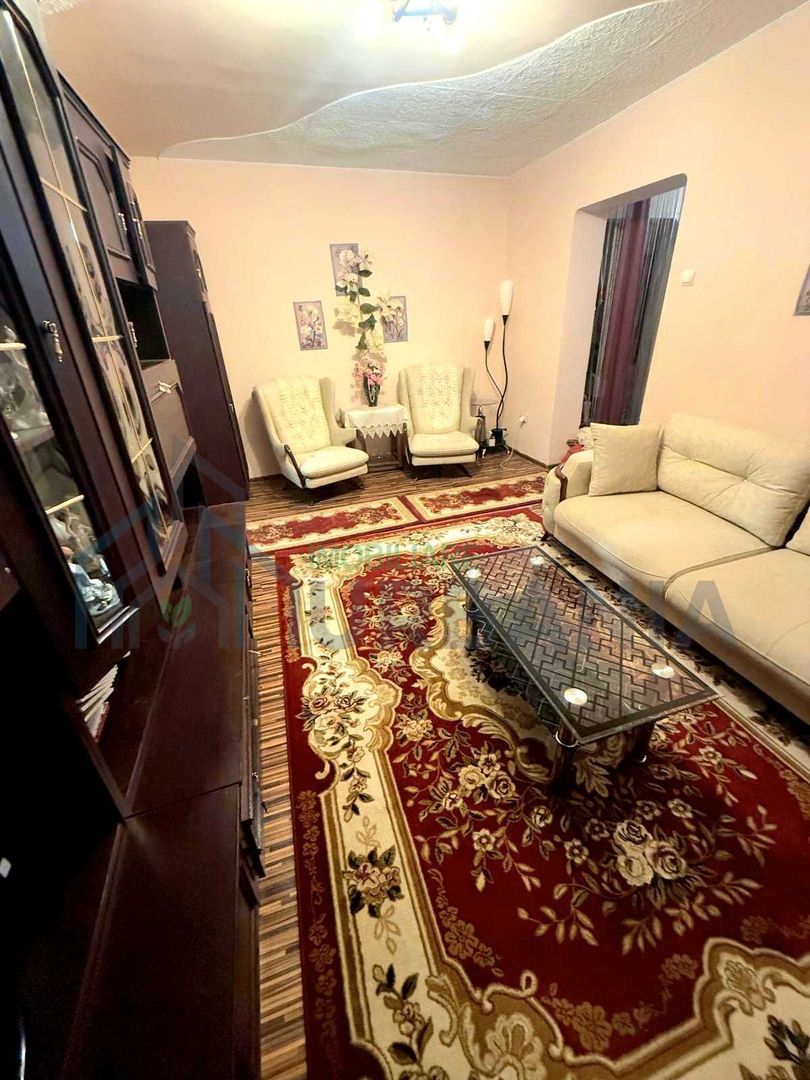 Apartament 2 camere deasupra Corioland,piata Nicolina - Poză 1