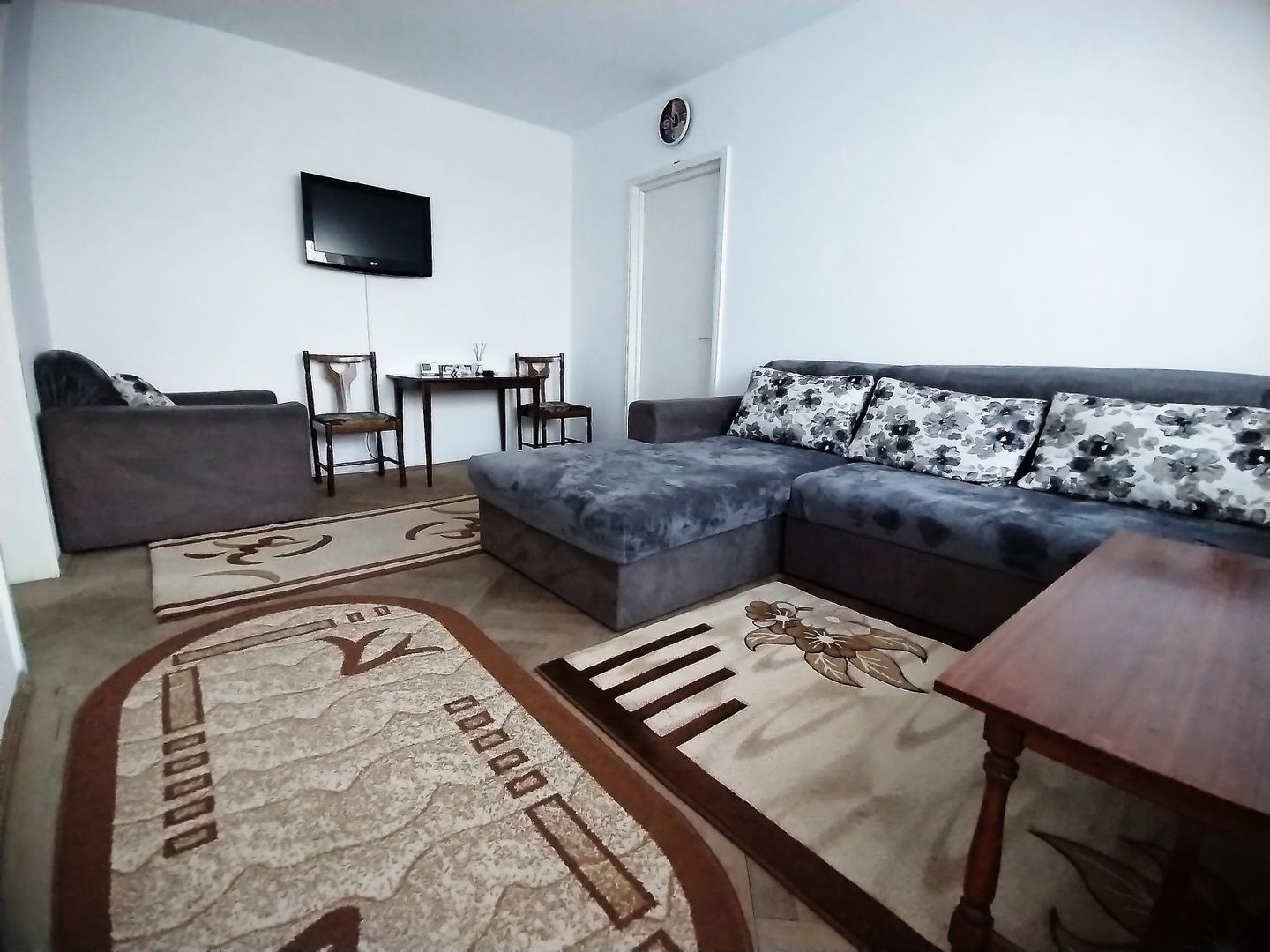 Apartament 2 camere de închiriat – Tomis 2, zonă centrală - Poză 2