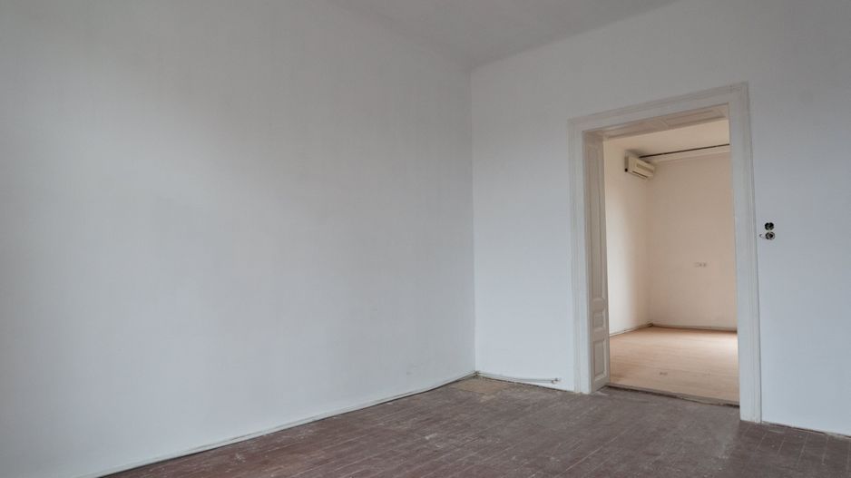 De vanzare Cladire bloc Istoric Central Arad D+P+E+M curte proprie - Poză 20