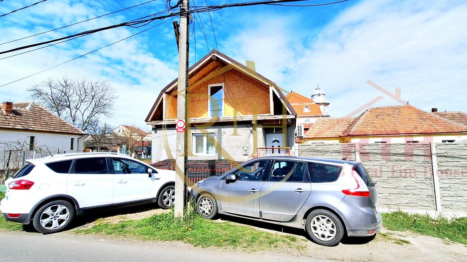 Casa individuala, 3 camere, fara teren, zona Plopi, langa Scoala - Poză 1