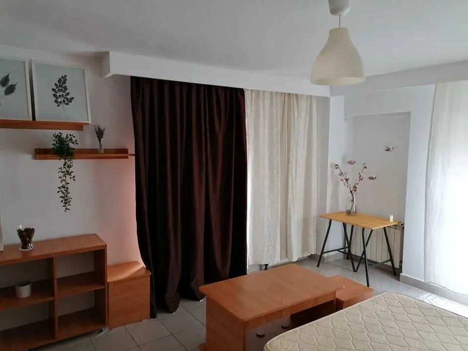 Piata Unirii, Bd. Corneliu Coposu, Piata Sf. Vineri, garsoniera - Poză 1