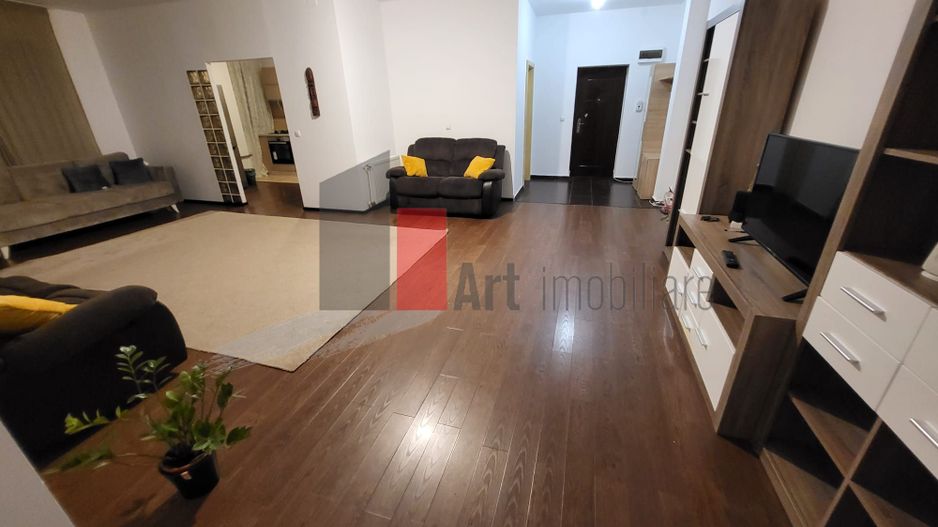Apartament cu 3 camere de vanzare in zona Straulesti - Poză 1