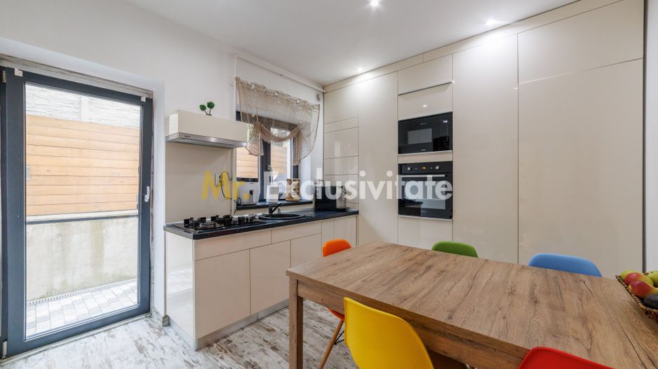 Casa moderna, constructie solida -view panoramic -Mioveni-Arges! - Poză 4