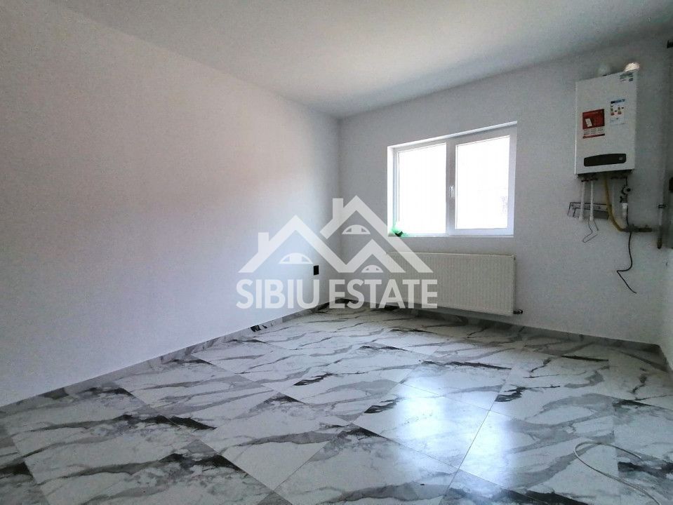  Apartament  cu 2 camere , 39 mp , Finisat la cheie , Mansardă - Poză 3