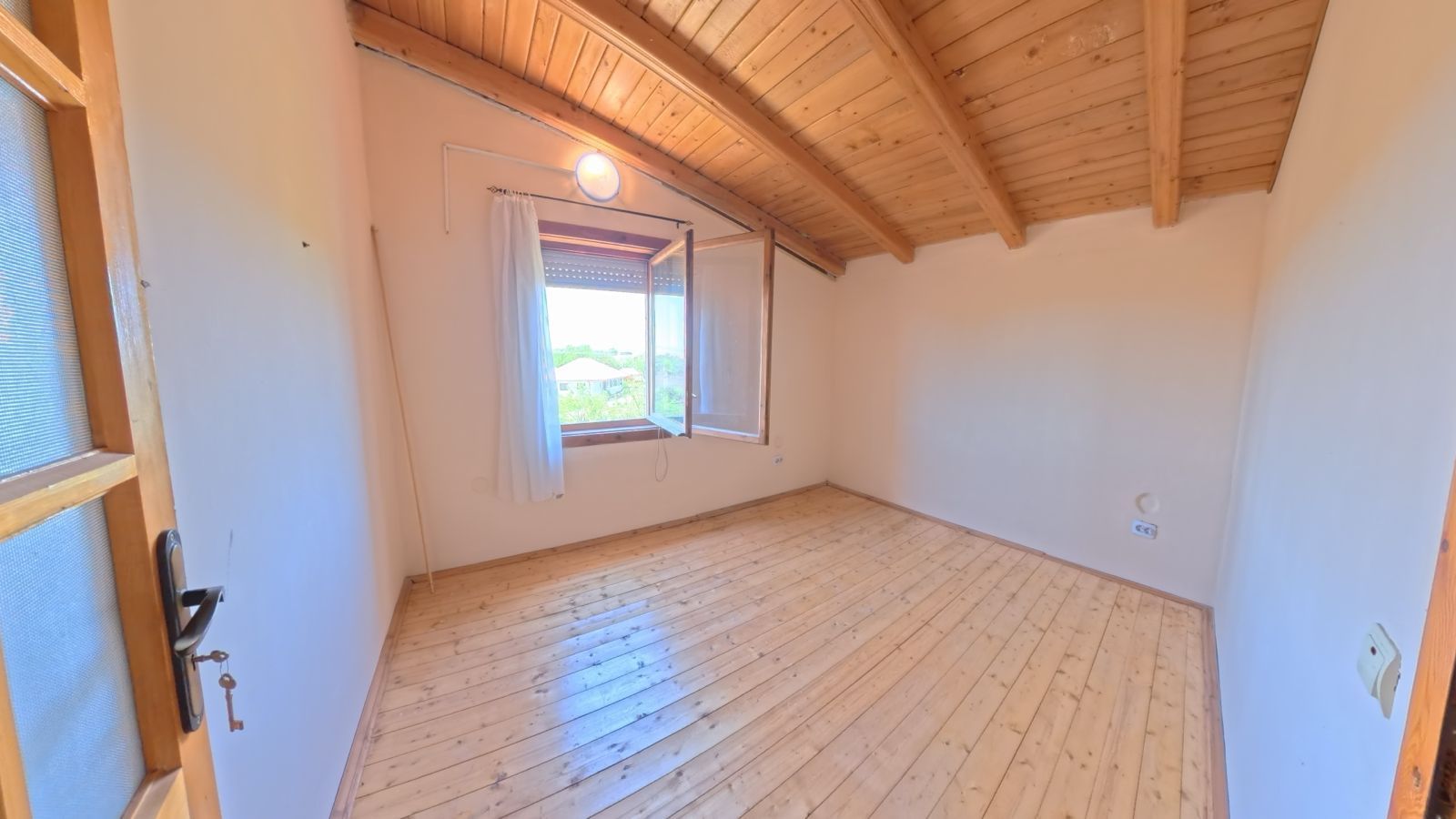Casă cu 3 dormitoare și teren de 4.836 mp, Viile Satu Mare - Poză 6