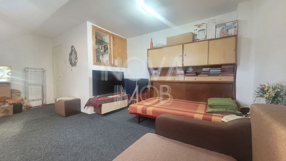 Apartament tip mansarda cu balcon, mobilat-utilat, Valea Aurie - Poză 9